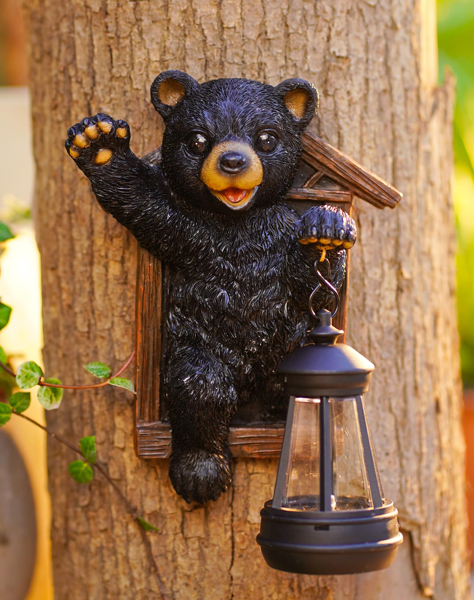 Amazon.com : Goodeco Black Bear Tree Hugger with Solar Lantern